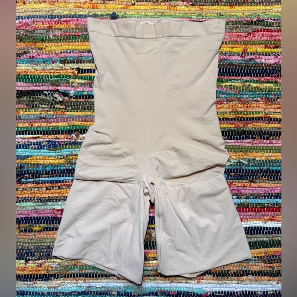 Spanx High-Waisted Mid-Thigh Shaper Shorts – Size XL - Picture 4 of 5